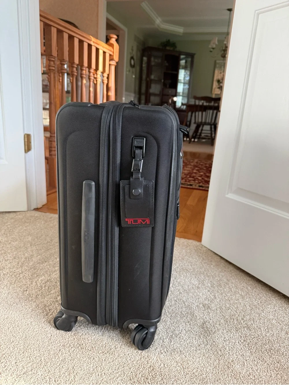 Tumi alpha 22x16x9